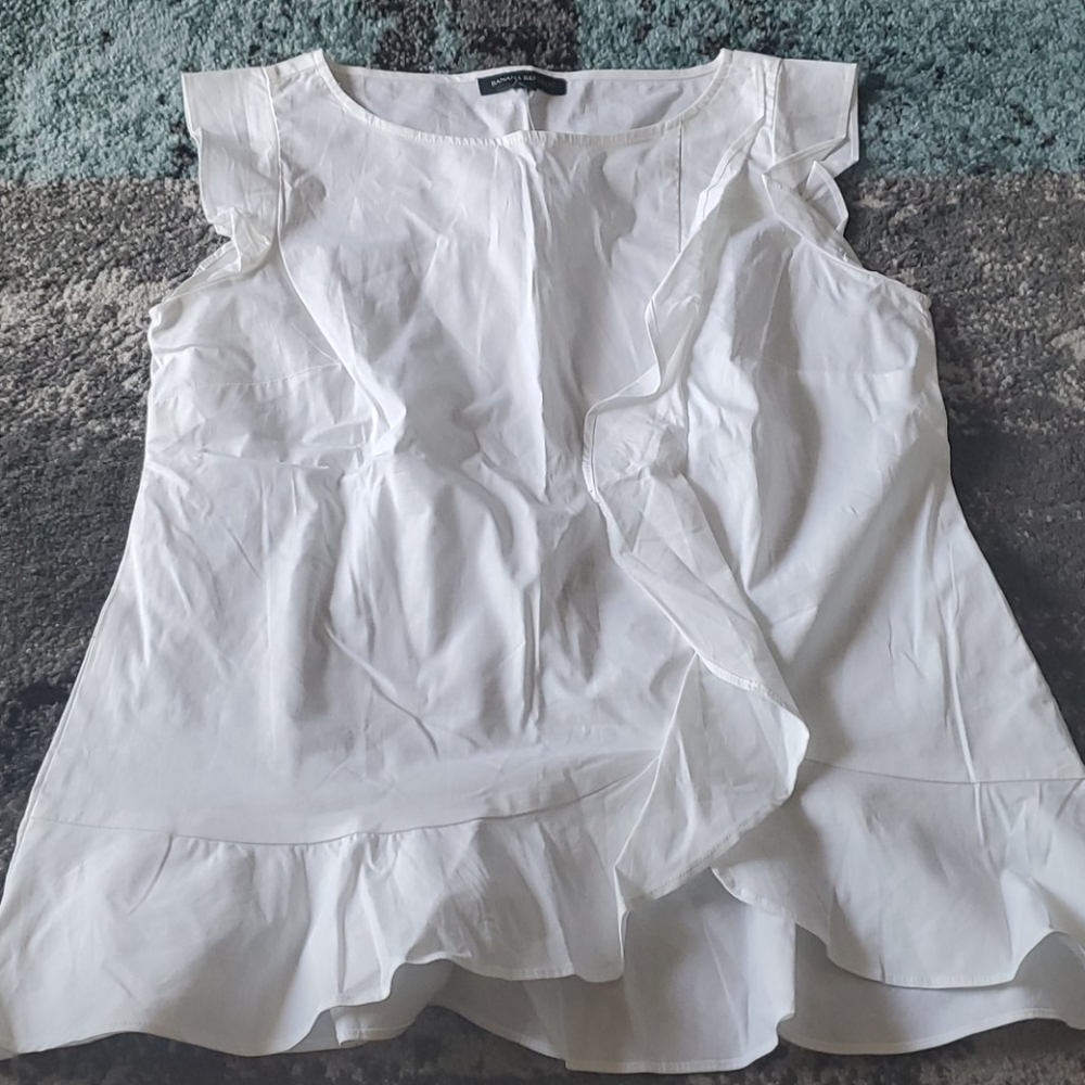 Ruffled Sleeveless Top